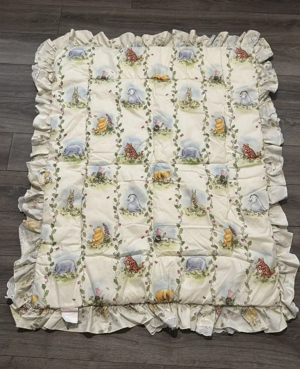 Vintage Disney Classic Pooh Crib Quilt Blanket Ruffle 1996 Red Calliop USA